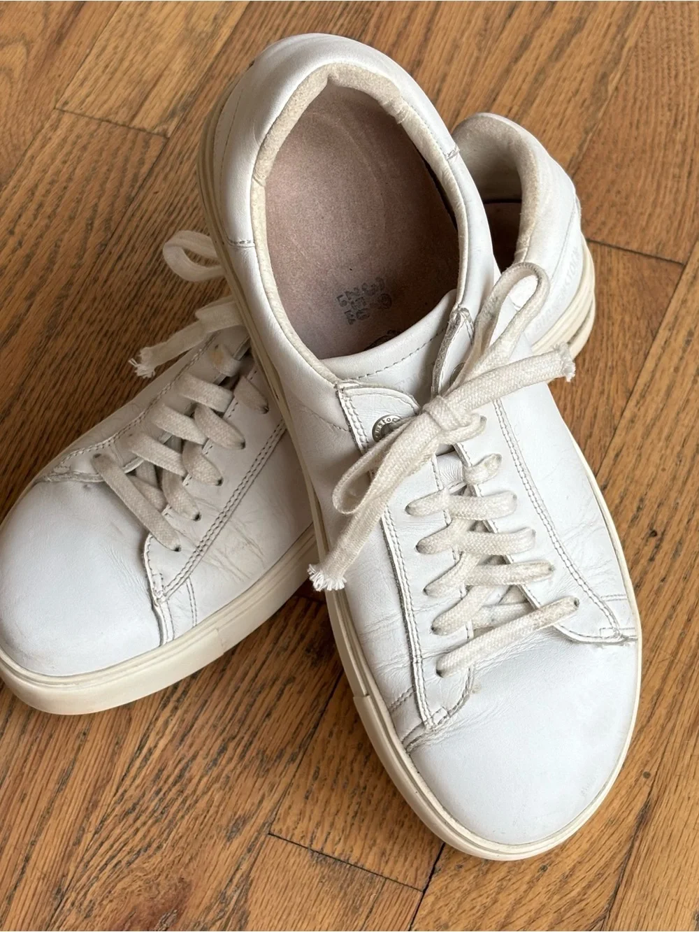Birkenstock BEND Leather Sneakers in VGC Womens size 39 / 8.5